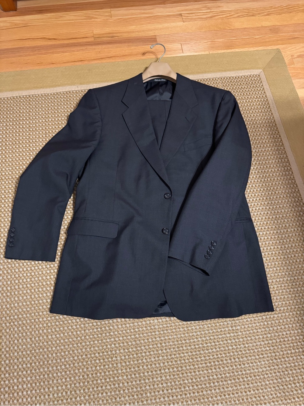 NWOT, Kilburne and Finch Men’s S&K suit, 41Wx35L, 46L